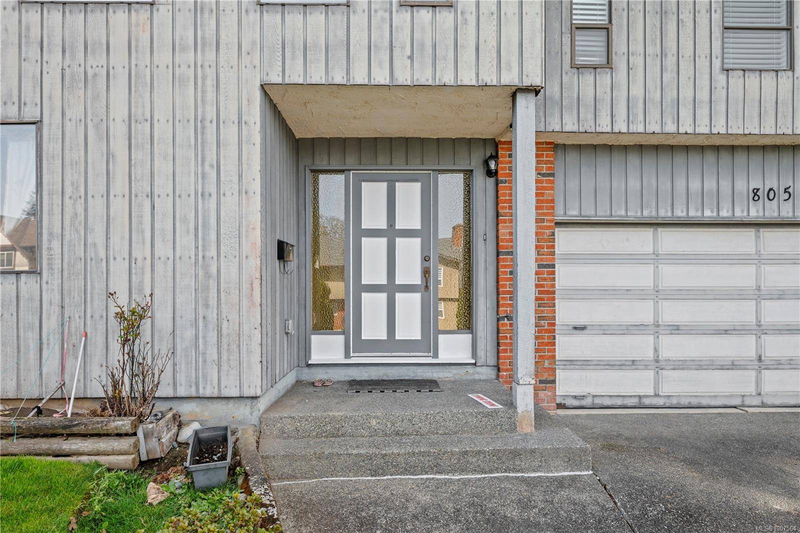 Saanich, BC V8X 4R2,805 Kimberly Pl