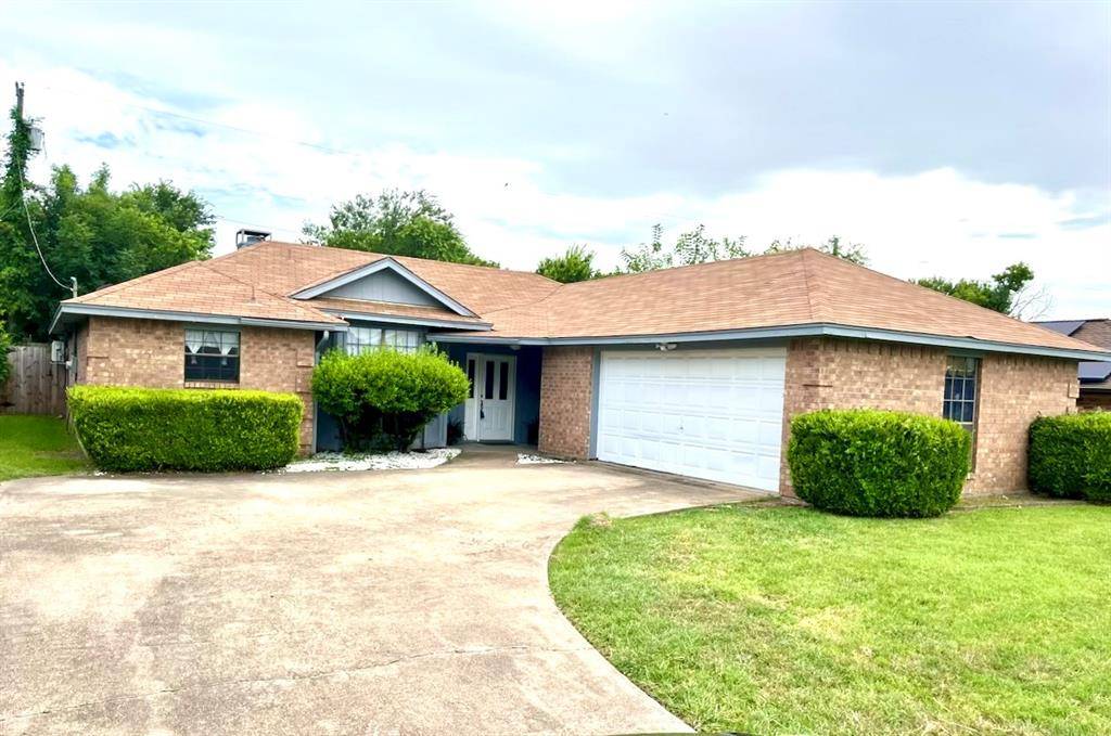 721 Hillside Drive, Cedar Hill, TX 75104