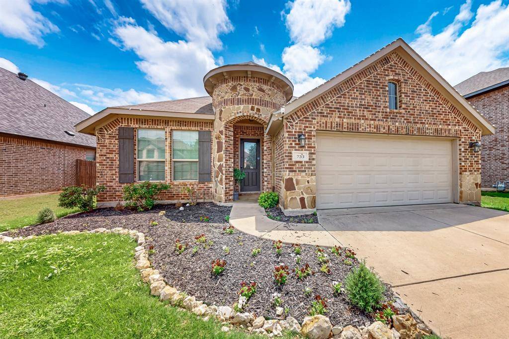 Saginaw, TX 76179,733 Ravenwood Drive