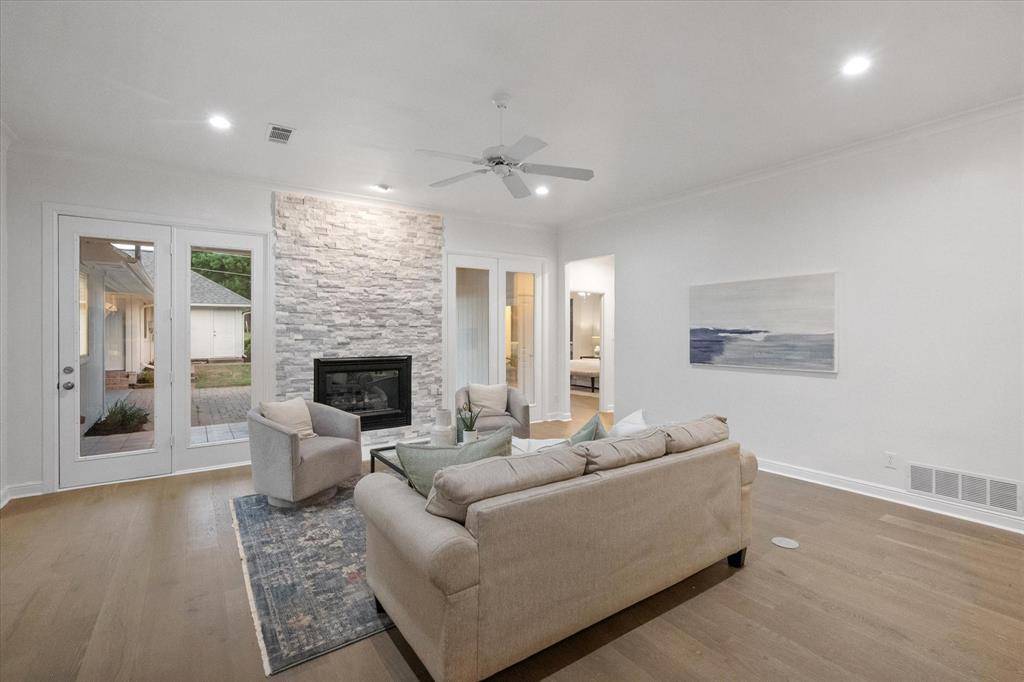 Dalworthington Gardens, TX 76016,2800 Broadacres Lane