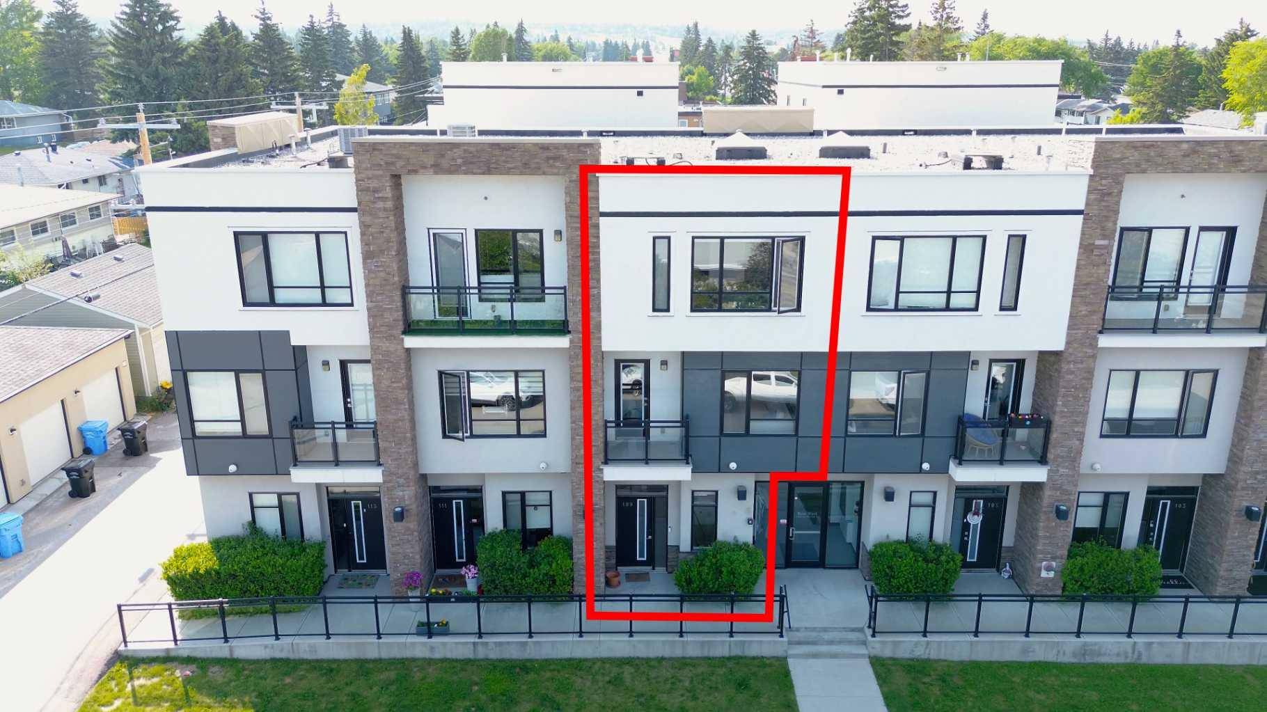 15 Rosscarrock Gate Southwest #109, Calgary, AB T3C 1E6