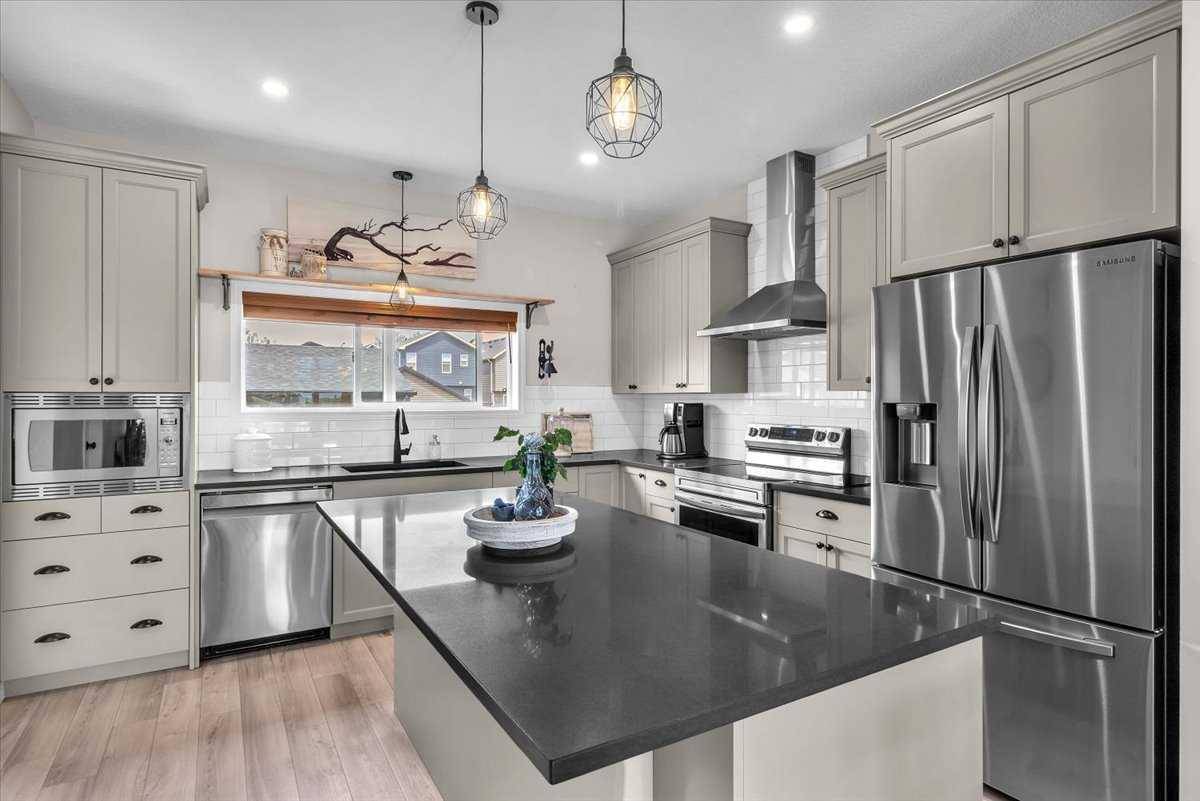 70 Haskayne DR Northwest, Calgary, AB T3L 0H1