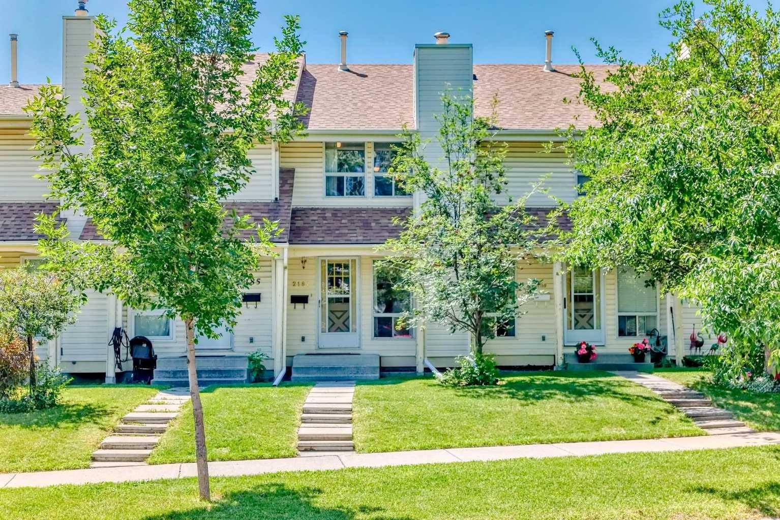 2187 Woodview DR SW, Calgary, AB T2W3N8