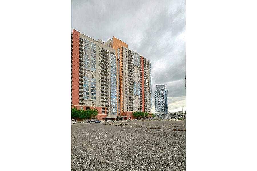1053 10 ST SW #904, Calgary, AB T2R 1S6