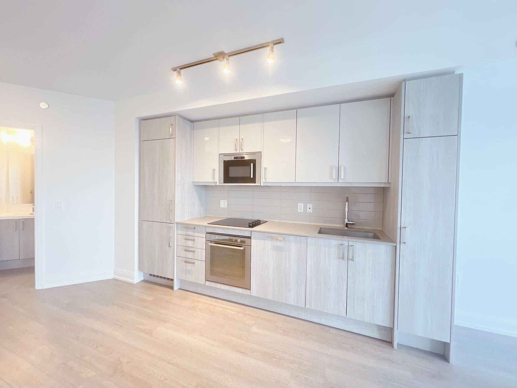 Toronto C08, ON M5B 2A9,77 Mutual ST #3603