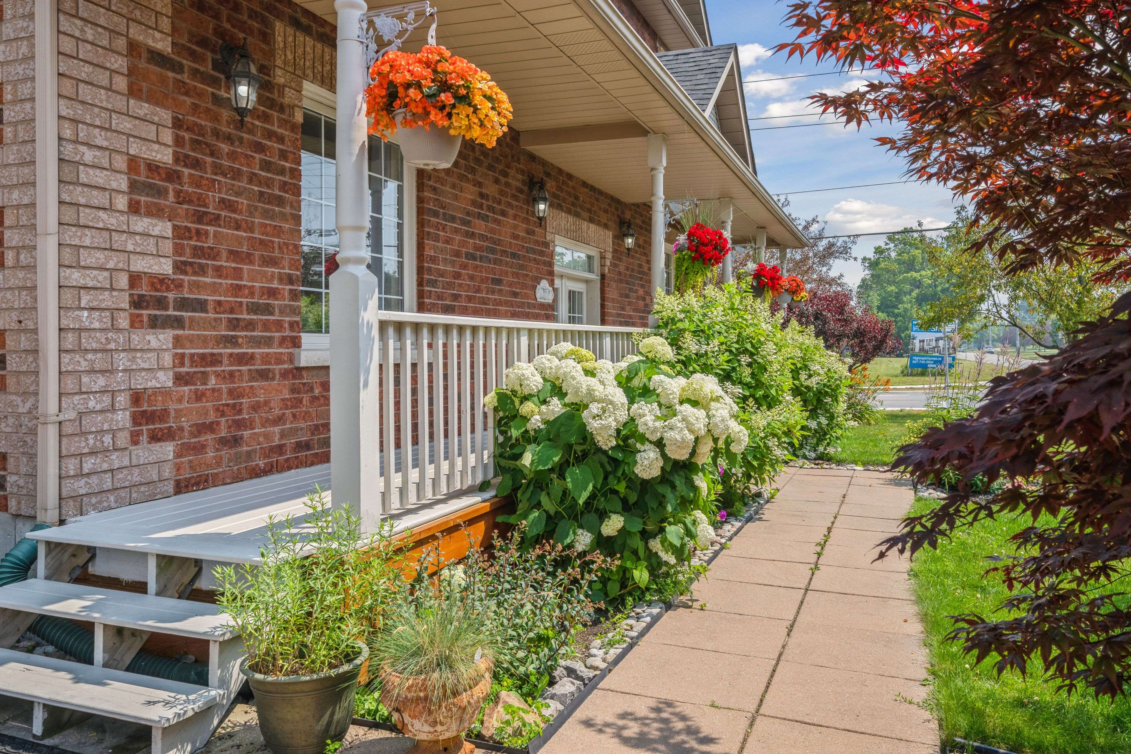 Ajax, ON L1S 1G3,937 Pickering Beach RD