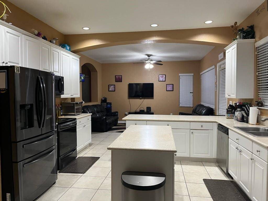 Pembroke Pines, FL 33024,7331 NW 17TH CT