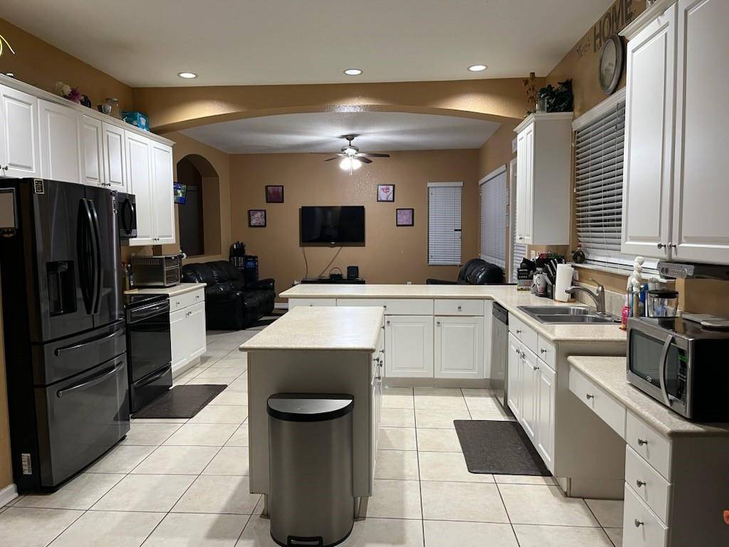Pembroke Pines, FL 33024,7331 NW 17TH CT