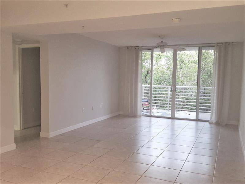 Hollywood, FL 33019,2721 Ocean Club Blvd #205