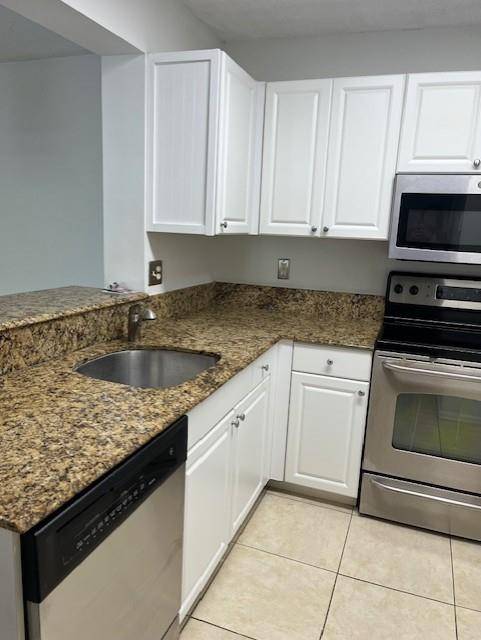 Hollywood, FL 33019,2721 Ocean Club Blvd #205