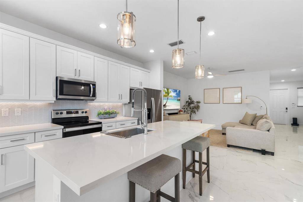 632 Parsons Way, Deerfield Beach, FL 33442