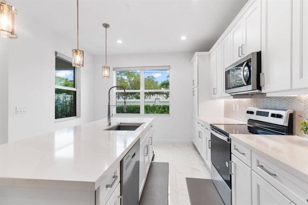Deerfield Beach, FL 33442,632 Parsons Way