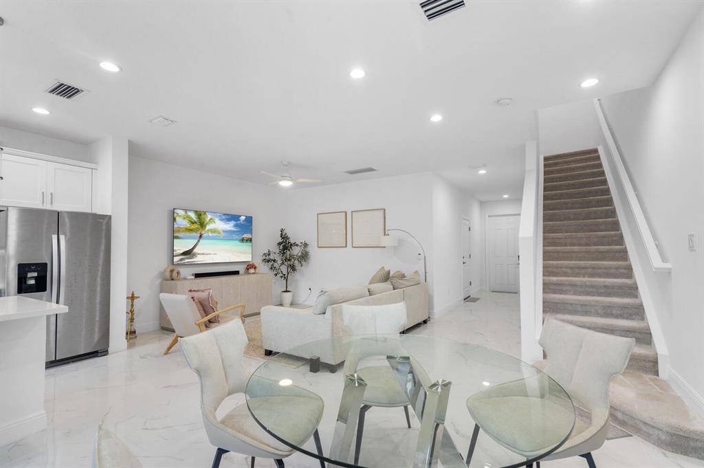 Deerfield Beach, FL 33442,632 Parsons Way