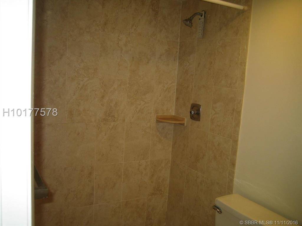 Pembroke Pines, FL 33026,1611 W Fairway Rd