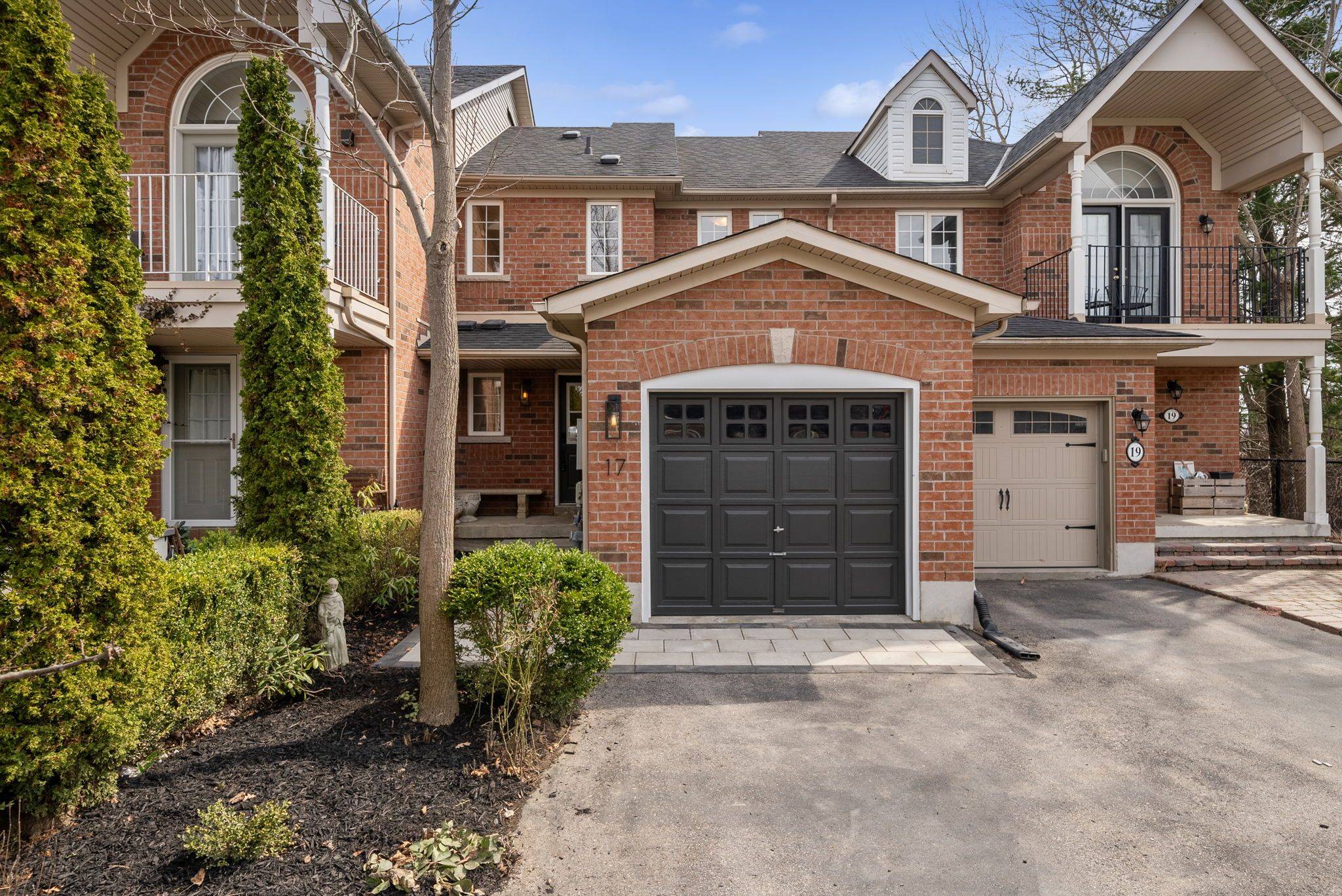 17 Cape Breton CT, Richmond Hill, ON L4E 3W4
