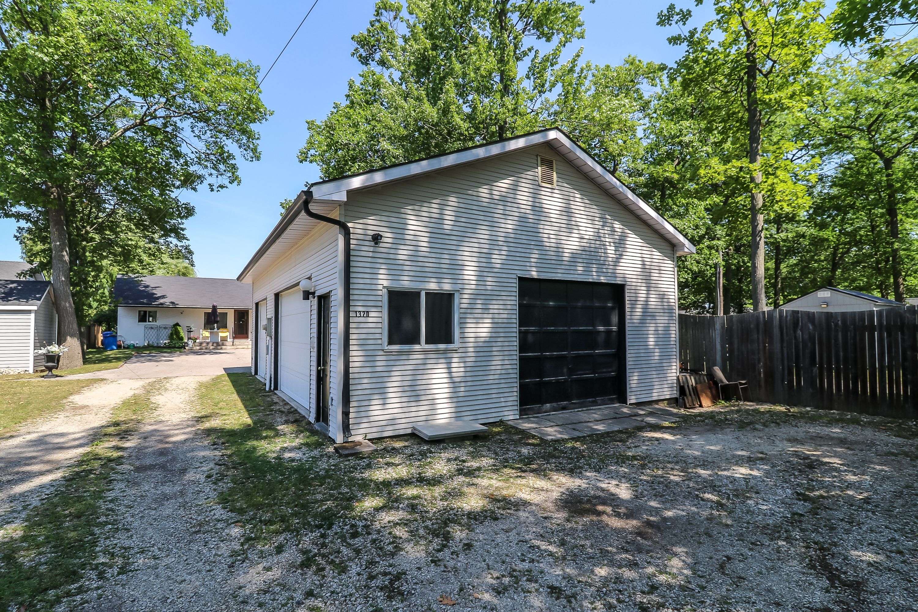 Wasaga Beach, ON L9Z 2W6,1320 River RD W