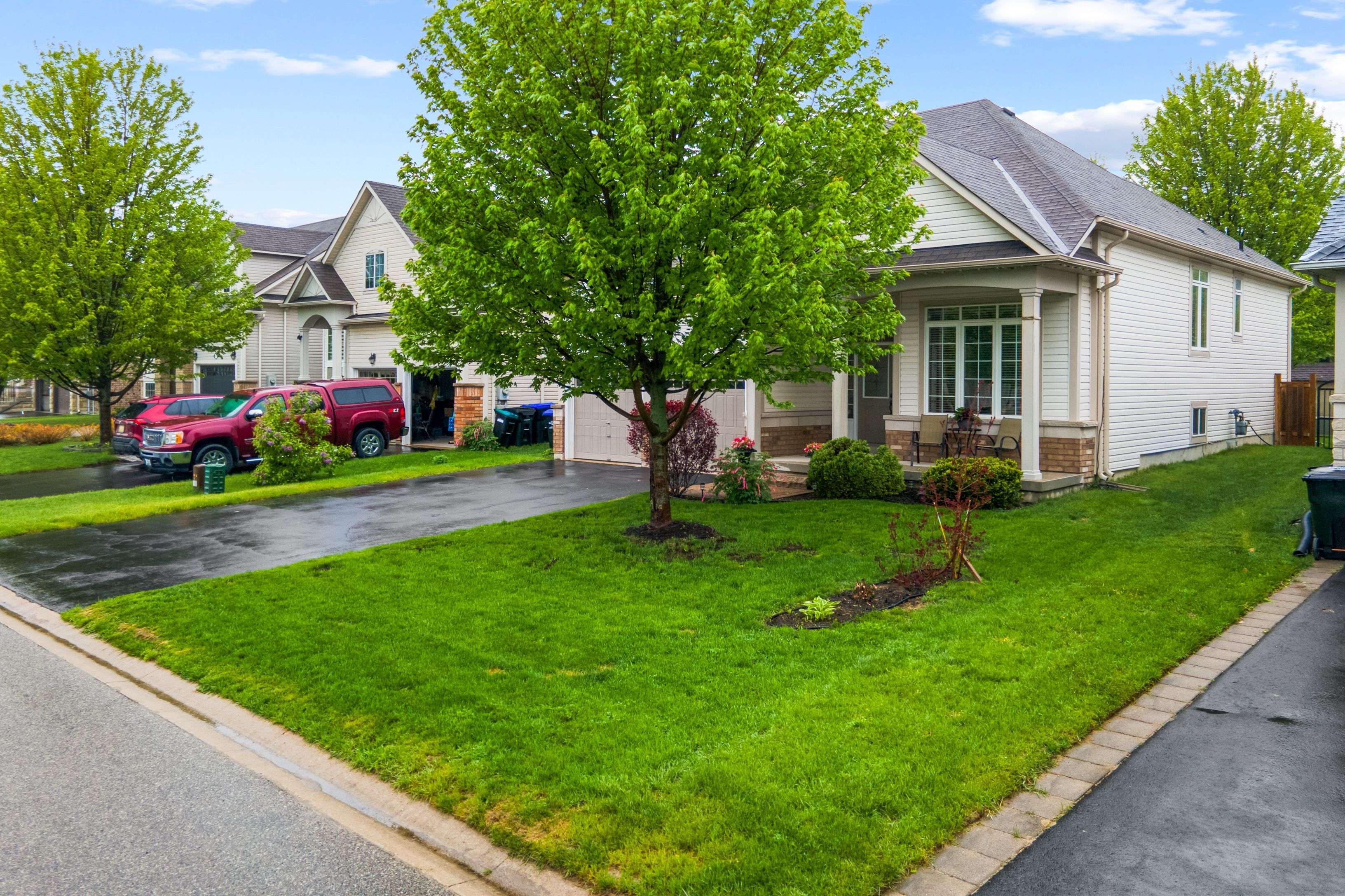 Wasaga Beach, ON L9Z 3B8,8 Broadpoint ST