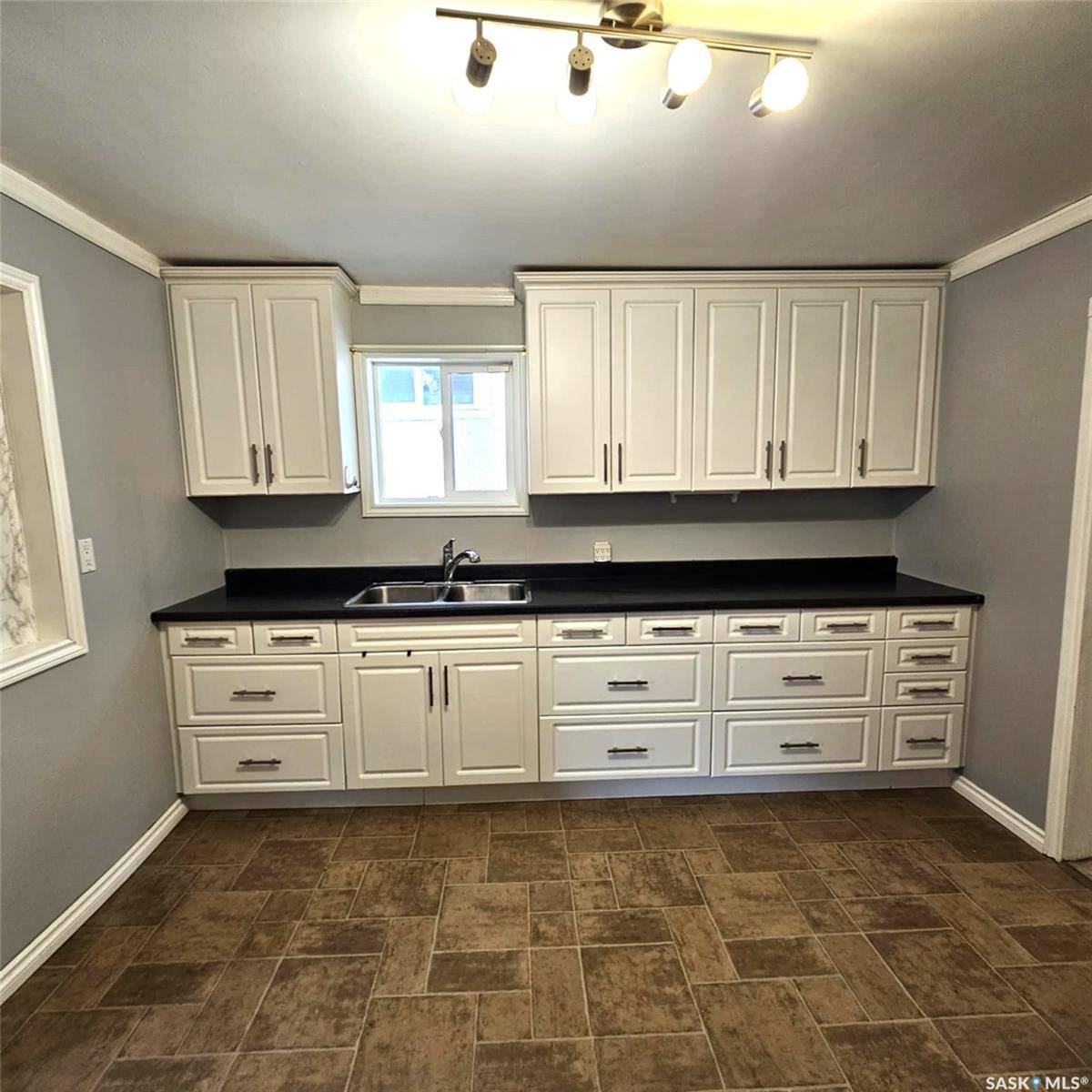 Regina, SK S4N 3L1,2344 Edgar STREET