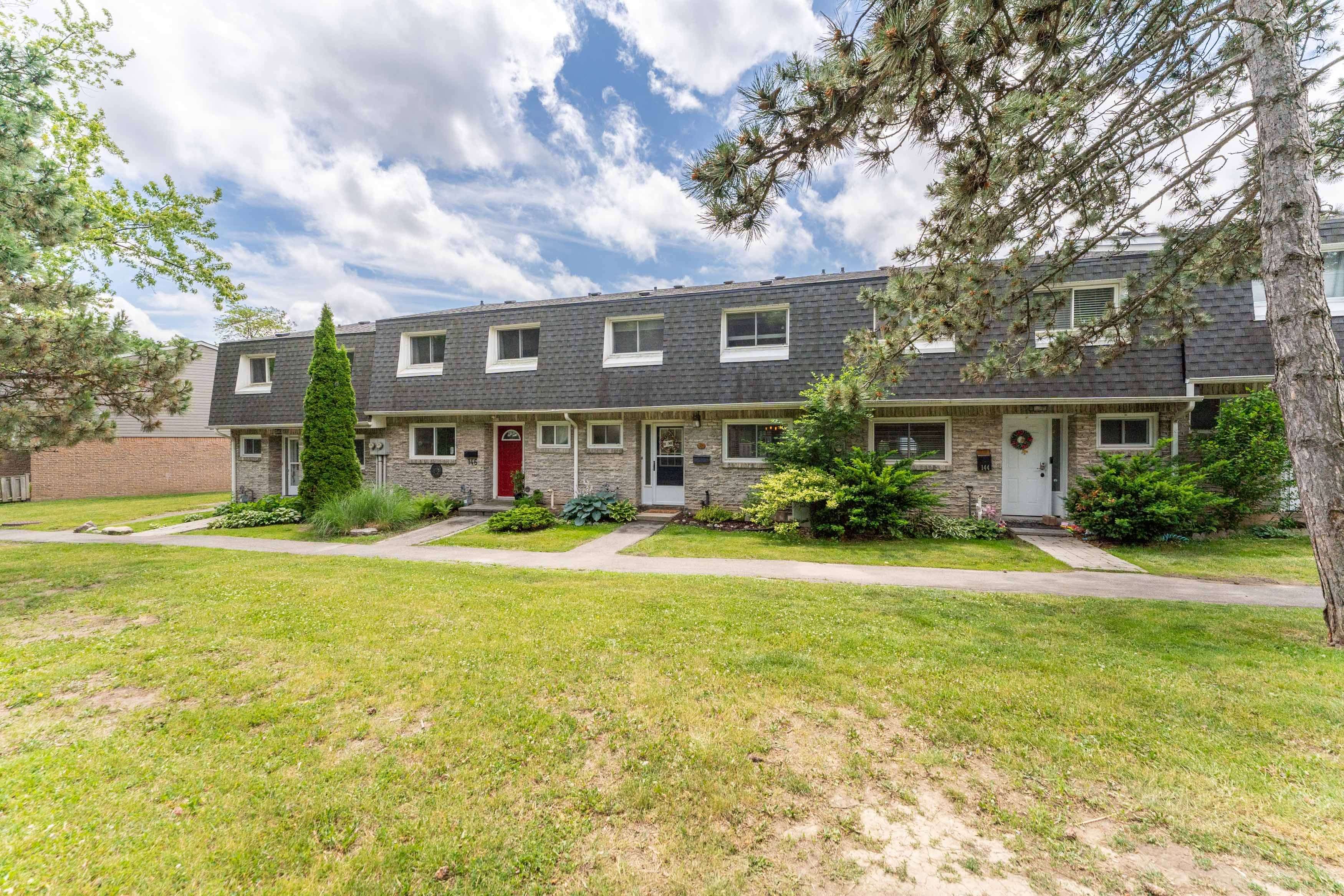 Burlington, ON L7P 3R9,2050 Upper Middle RD #145