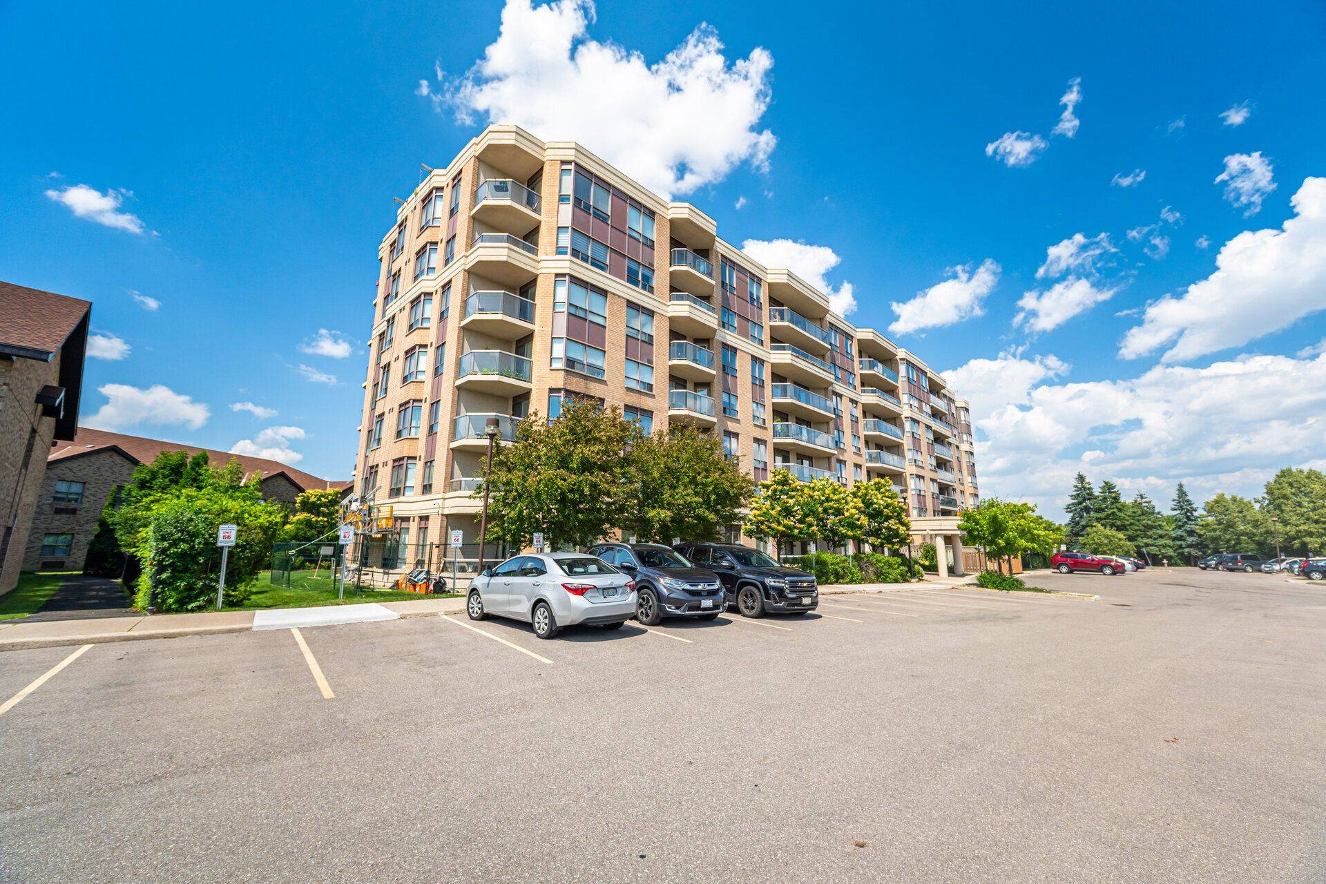 300 Ray Lawson BLVD #604, Brampton, ON L6Y 3X8