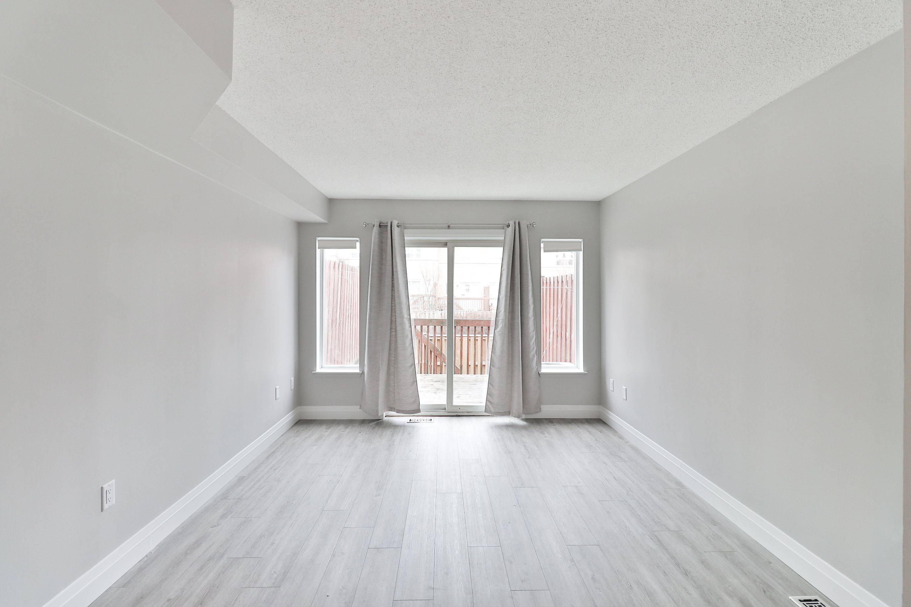 Mississauga, ON L5R 3V9,80 Strathhaven DR #76