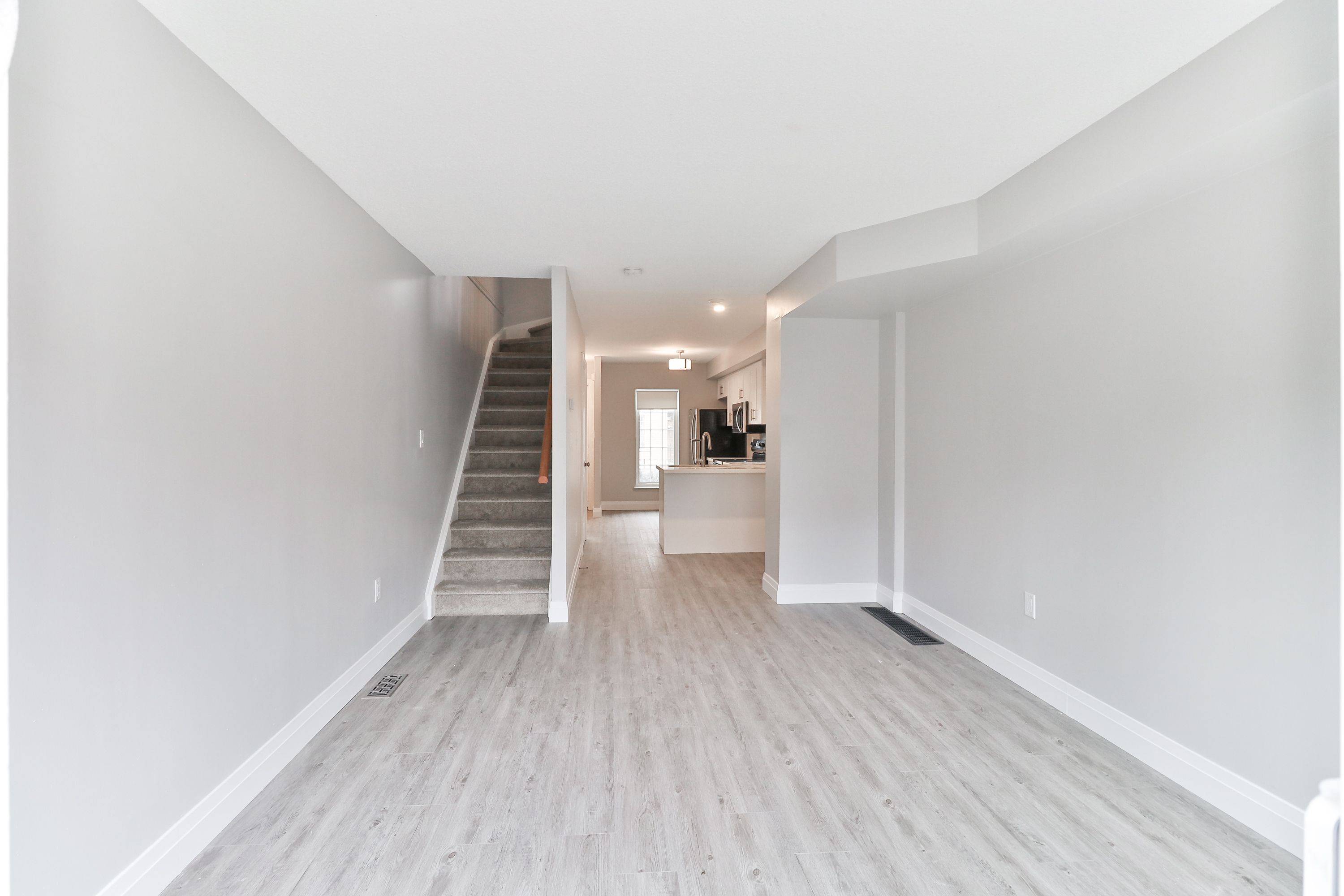 Mississauga, ON L5R 3V9,80 Strathhaven DR #76