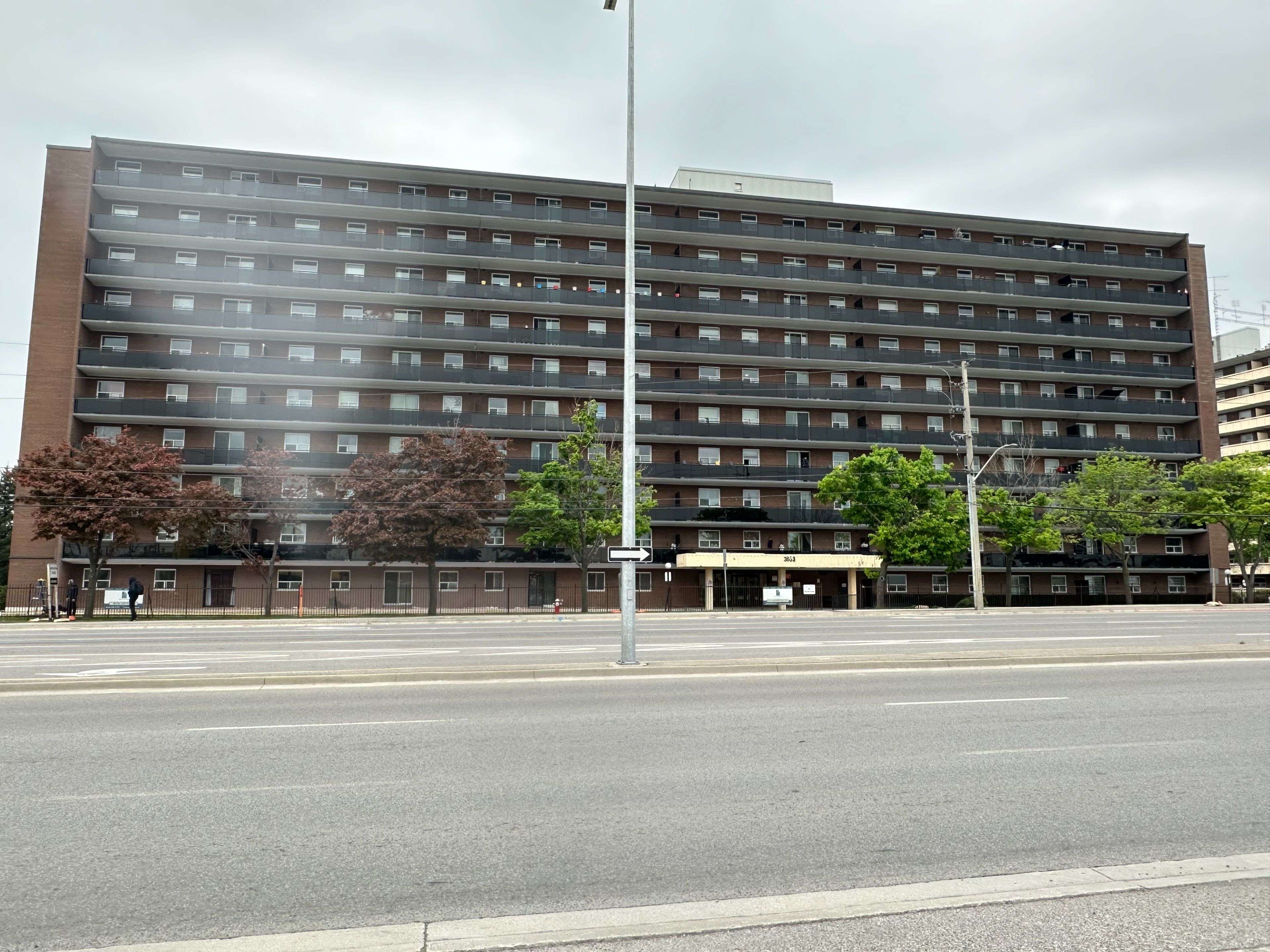 Mississauga, ON L4T 1B1,3533 Derry RD E #801