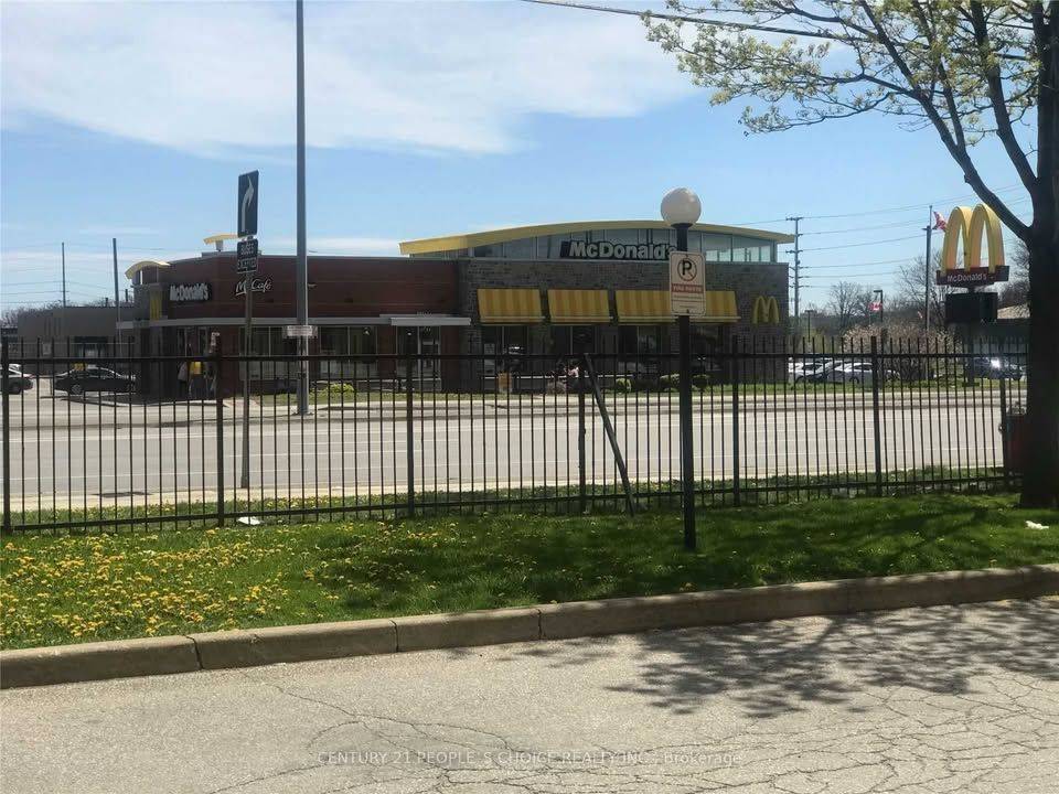 Mississauga, ON L4T 1B1,3533 Derry RD E #801