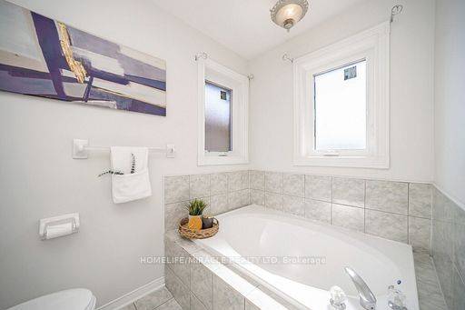 Brampton, ON L7A 1J2,21 National CRES