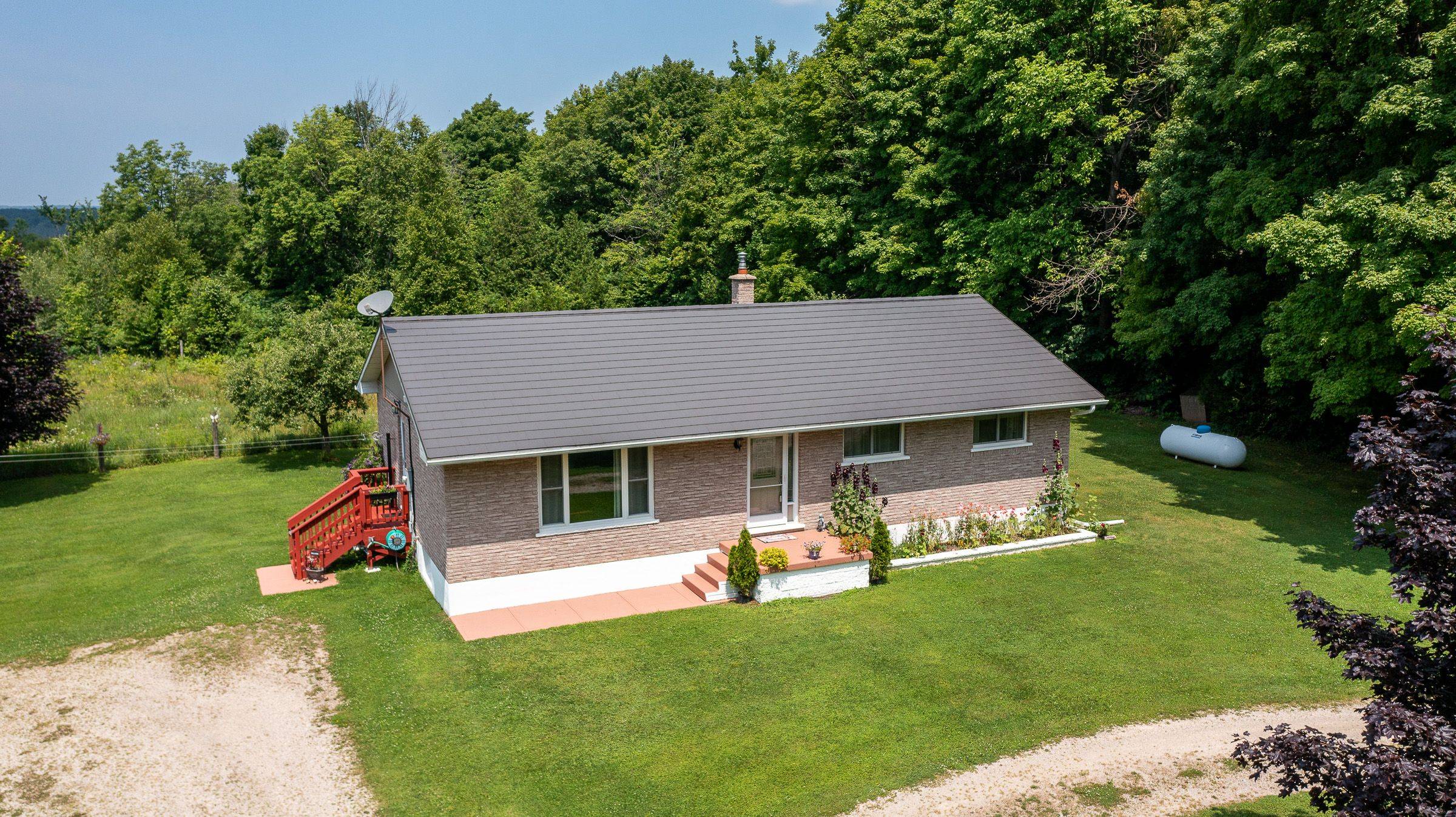 Georgian Bluffs, ON N0H 2T0,362511 Lindenwood RD