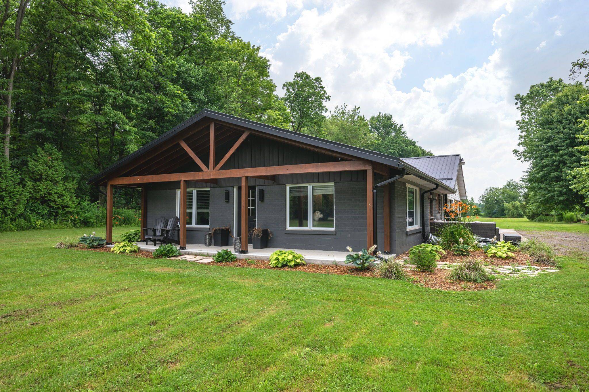 9916 Graham RD, West Elgin, ON N0L 2P0