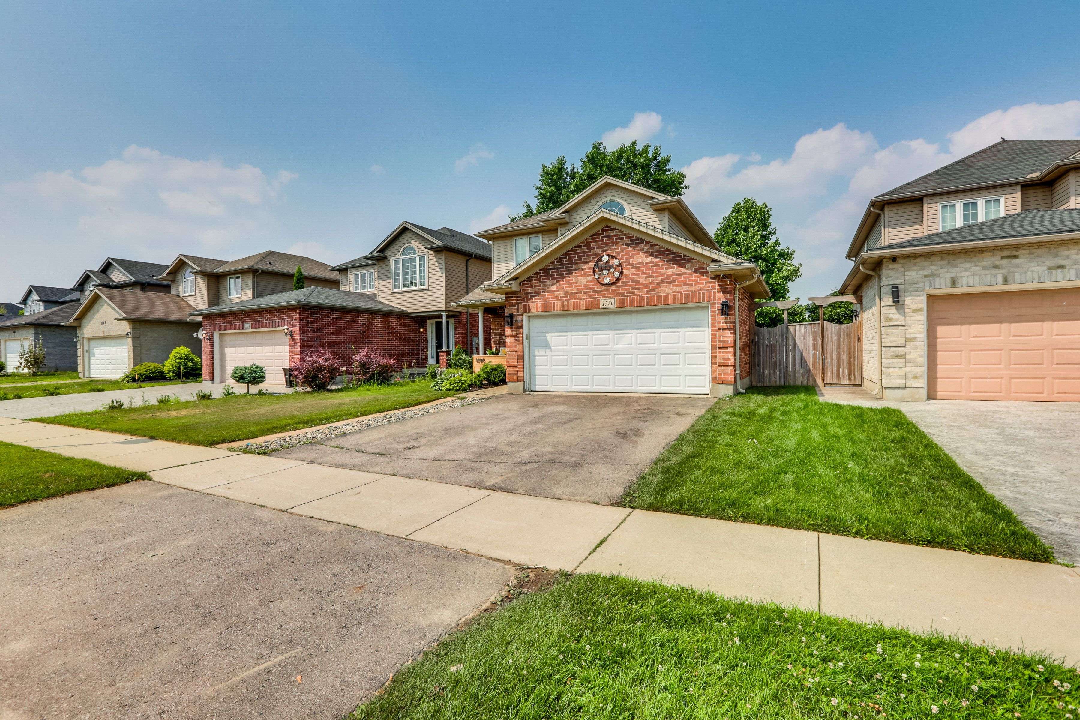 London South, ON N6M 0A5,1580 Green Gables RD