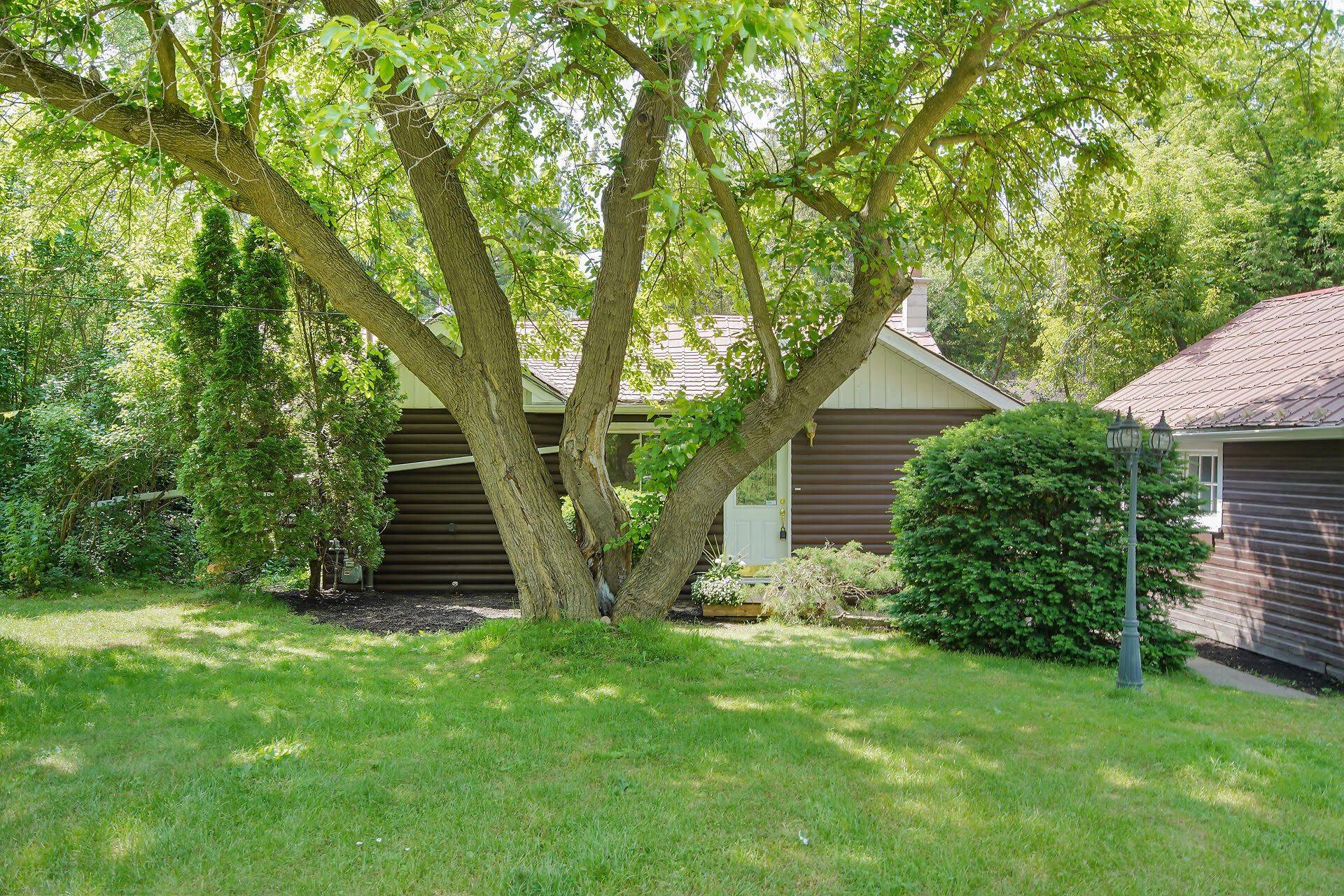 Lambton Shores, ON N0M 2L0,7624 Riverside DR