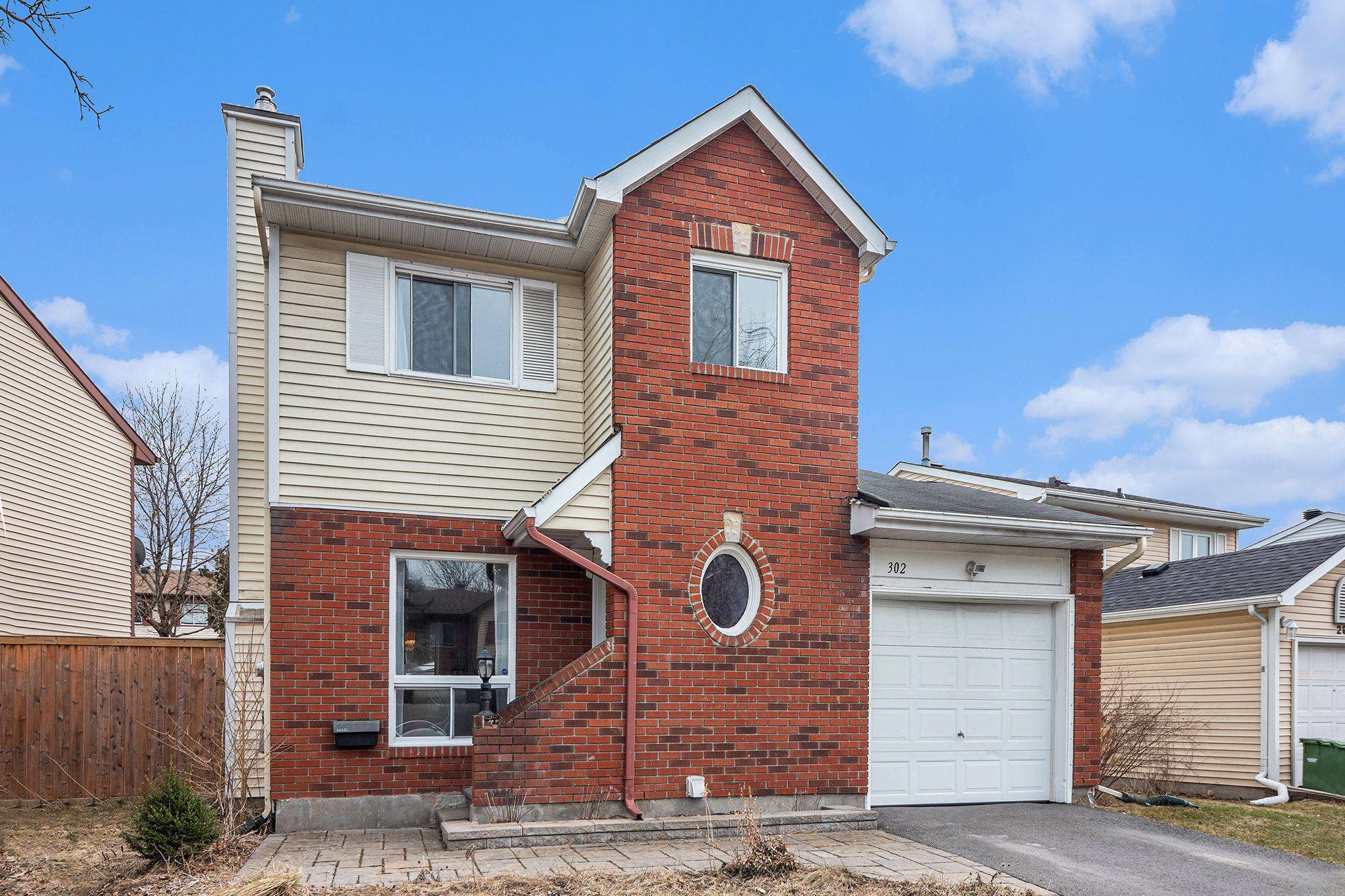 Orleans - Cumberland And Area, ON K1E 3L7,302 Cote-Royale CRES