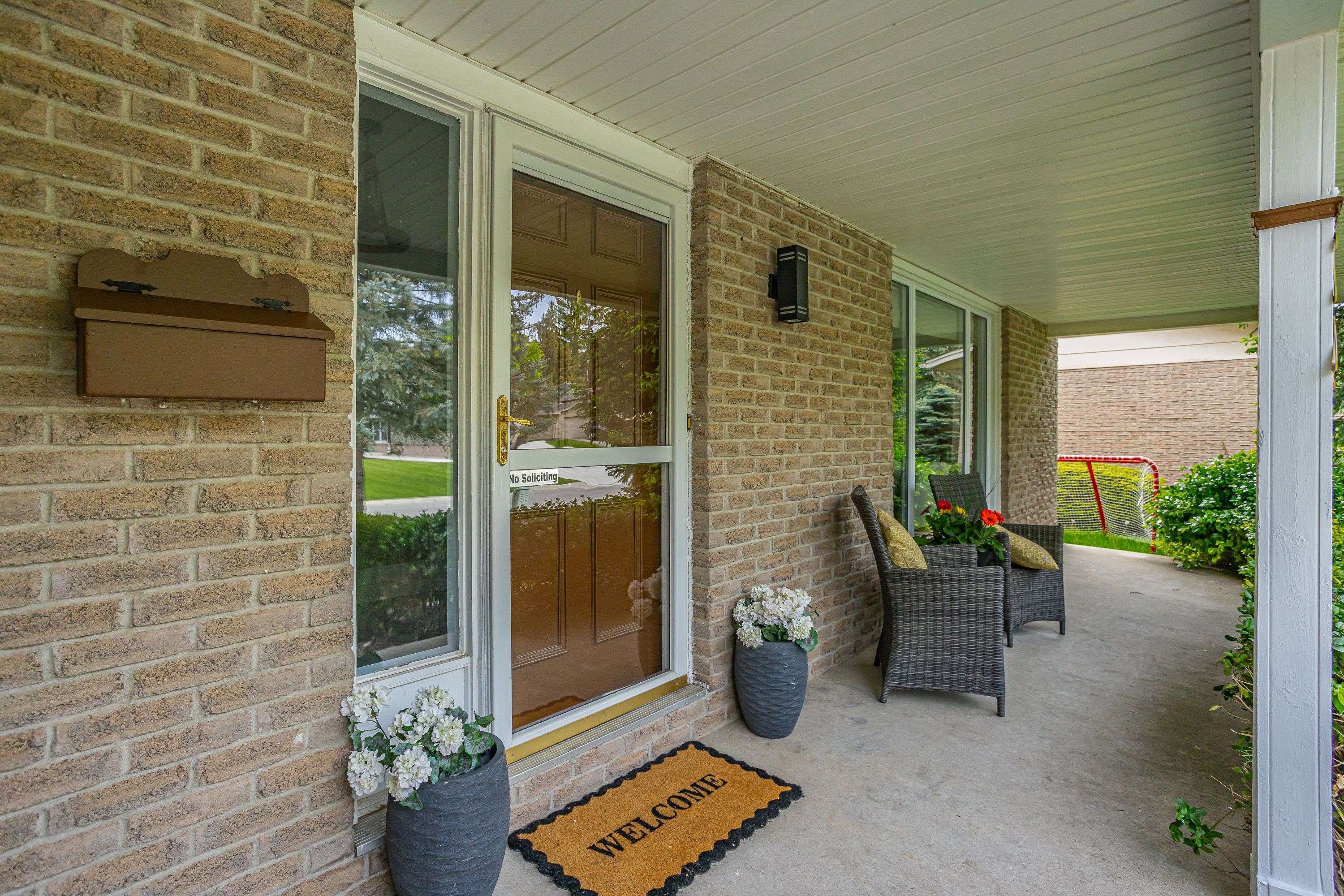 London South, ON N6K 1W4,24 Bartlett CRES