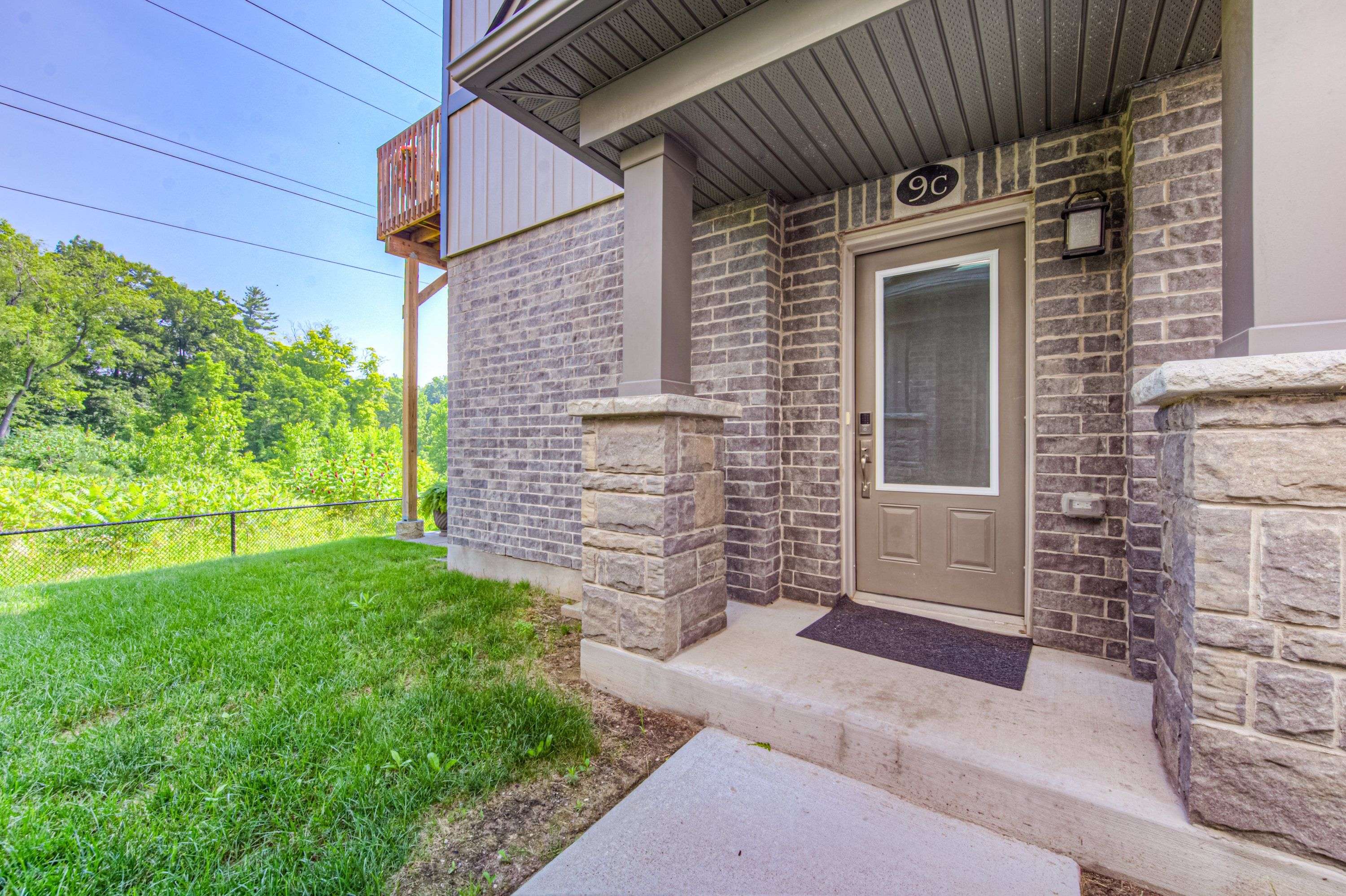 Kitchener, ON N2P 0H2,115 South Creek DR #9C