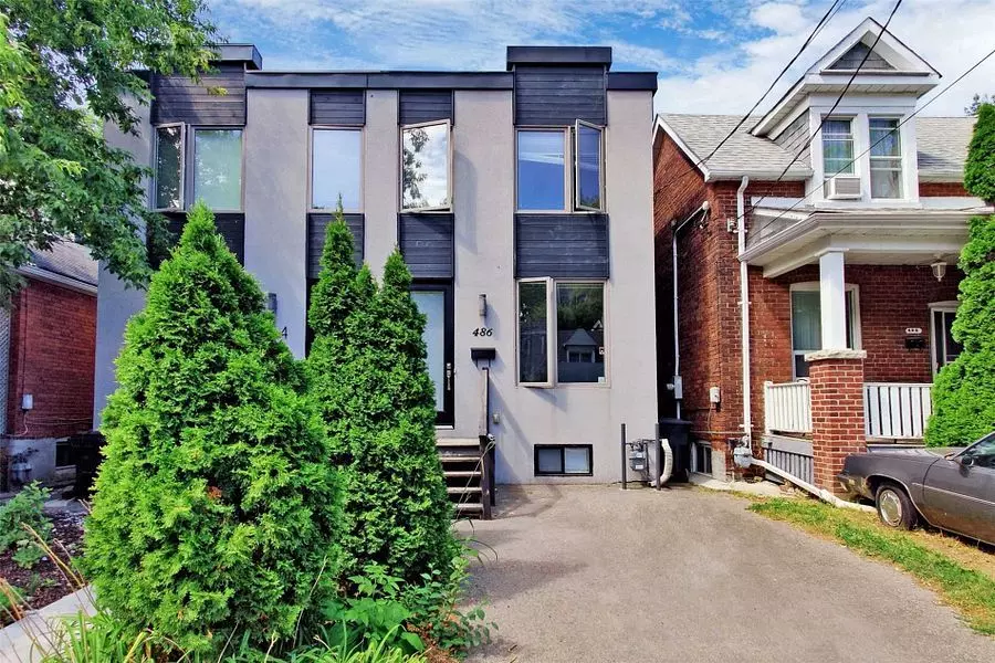 Toronto E03, ON M4C 4Y2,486 Main ST