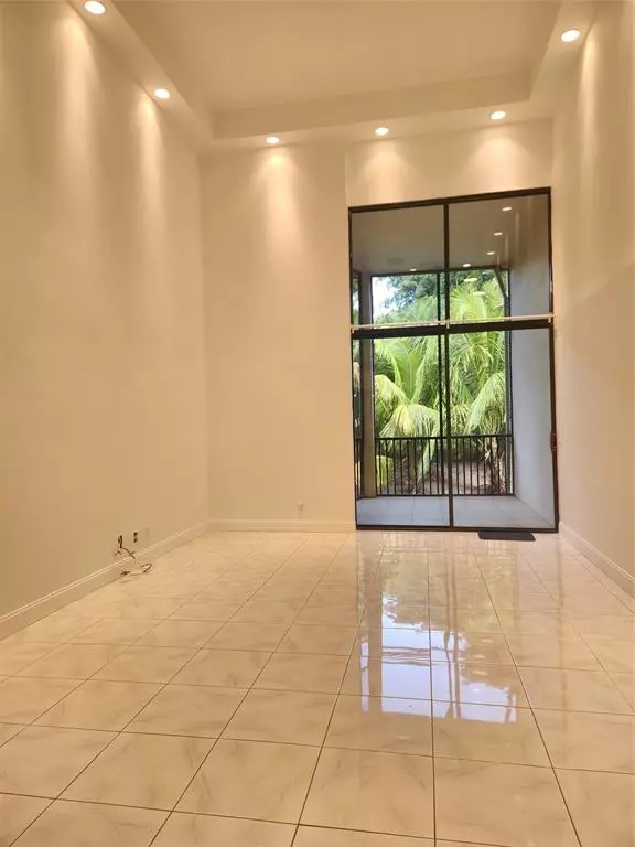 Aventura, FL 33180,20347 E WEST COUNTRY CLUB DRIVE