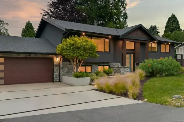 2091 Stonehewer Pl, Oak Bay, BC V8S 2Z8