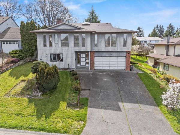 805 Kimberly Pl, Saanich, BC V8X 4R2
