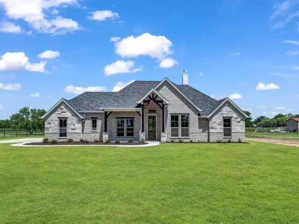 989 County Road 1304, Bridgeport, TX 76426