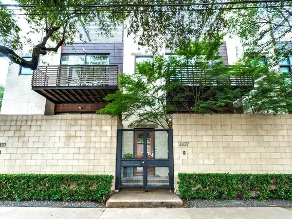 Dallas, TX 75226,3827 Commerce Street