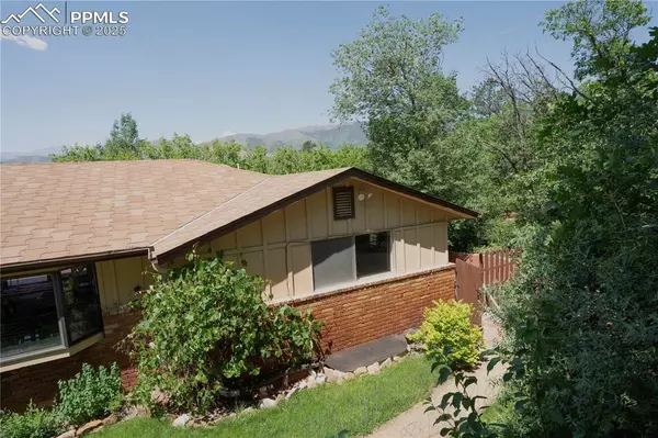 Colorado Springs, CO 80919,1210 W Woodmen RD