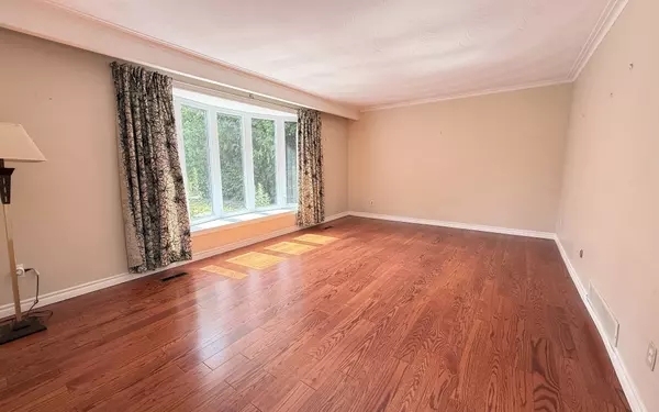 Toronto C15, ON M2K 2H7,113 Banstock DR