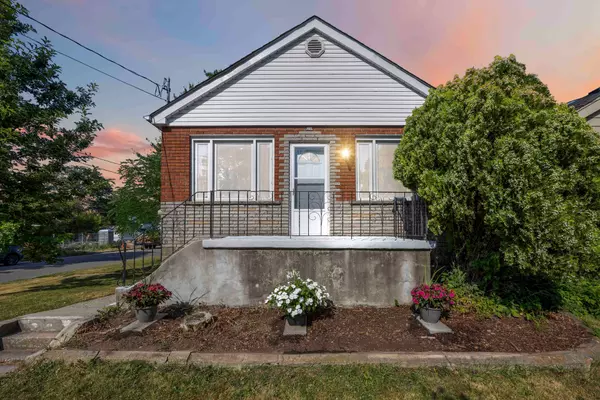 96 Phillip AVE, Toronto E06, ON M1N 3R4