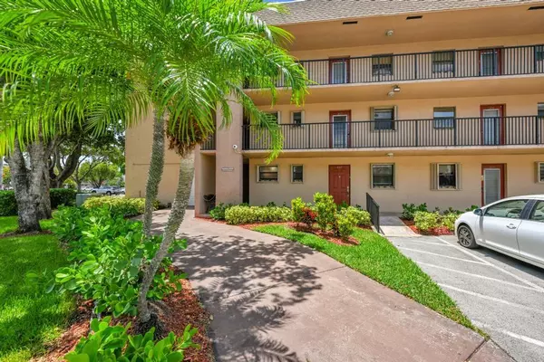 Sunrise, FL 33322,10303 Sunrise Lakes Blvd #107