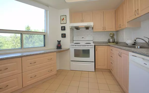 2 Raymerville DR #605, Markham, ON L3P 7N7