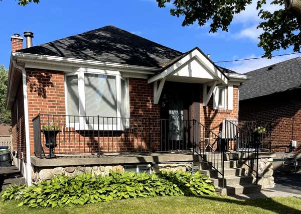 5 Parker AVE, Toronto W07, ON M8Z 4L6