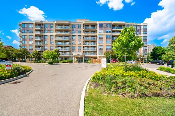 Brampton, ON L6Y 3X8,300 Ray Lawson BLVD #604