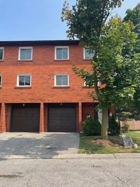 1755 Rathburn RD E #56, Mississauga, ON L4W 2M8